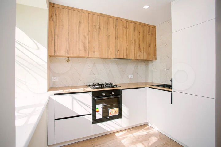 2-к. квартира, 43 м², 1/9 эт.