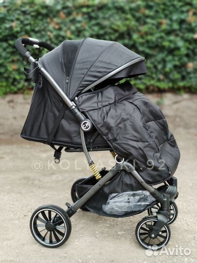 Прогулочная коляска Luxmom 525 перекидная ручка