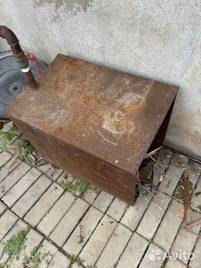 Продам металлический бак