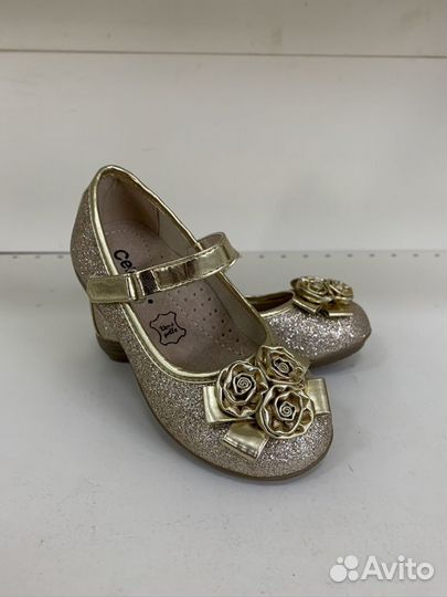 Туфли для девочки новые
