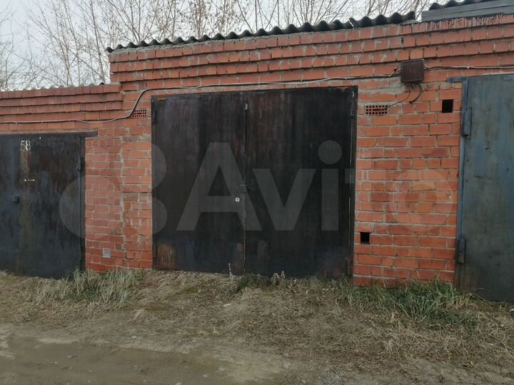 Гараж, > 30 м²