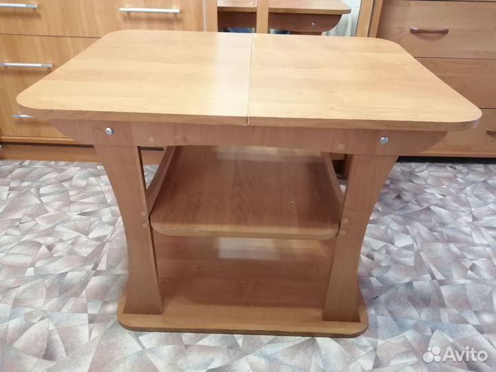 Журнальный столик на колесах трансформер