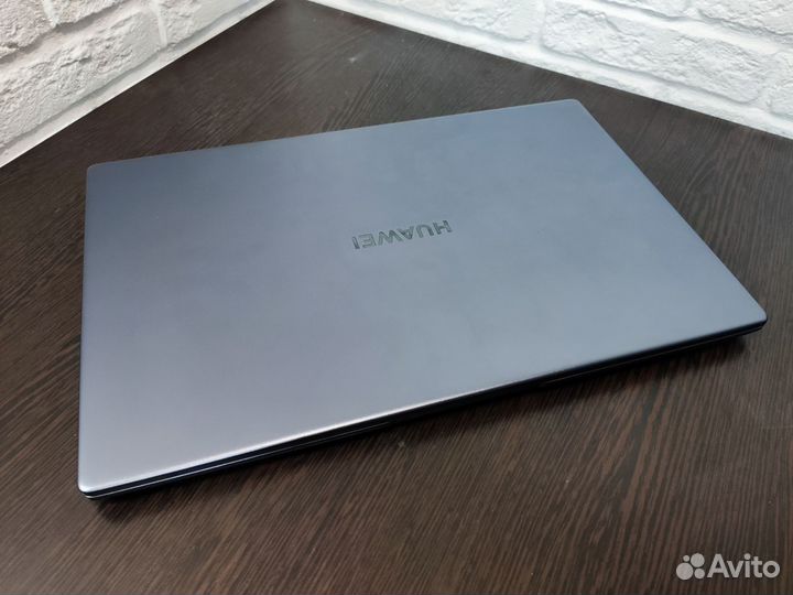 Huawei 15.6' Ryzen 5 3500 4/8 3.7Ггц/озу 8/SSD