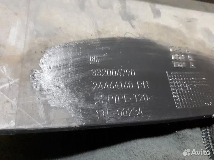 Обшивка двери багажника Opel Astra H caravan 2004