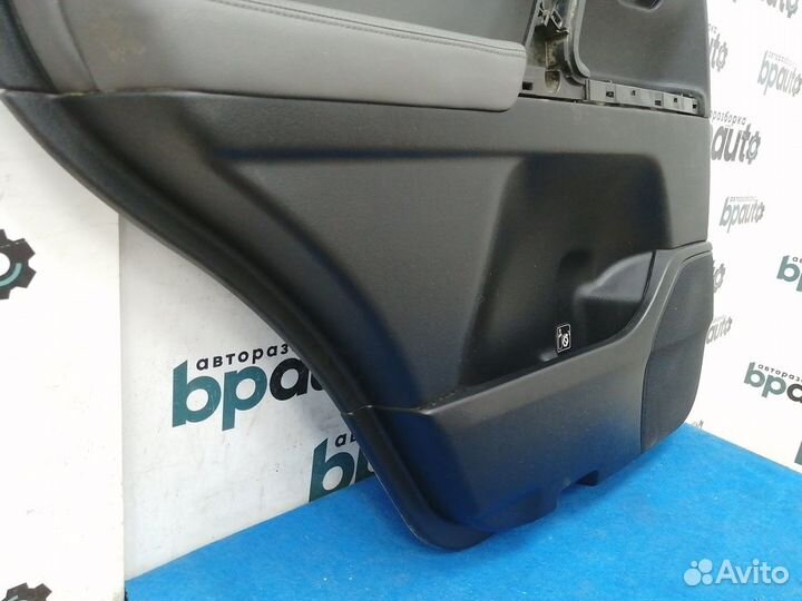 Обшивка задней левой двери 67604-60190 Toyota Land