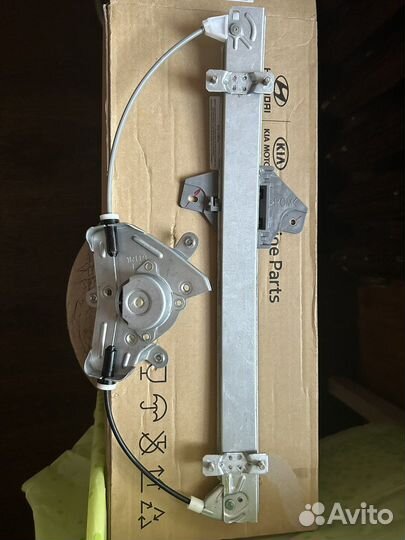 Стеклоподъемник передней левый