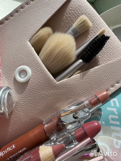 Бьюти боксы с косметикой, подарочные наборы