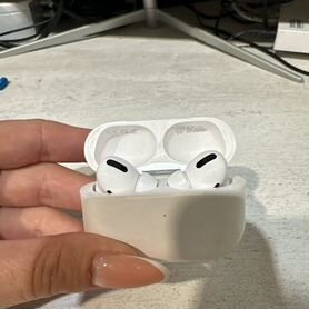 Продам наушники airpods pro