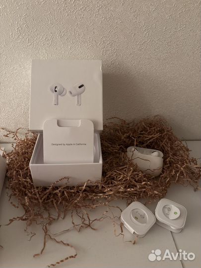 Airpods pro 1го поколения (оригинал)