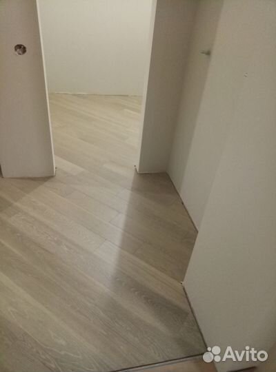 Выравнивание полов, укладка ламината, кварцвинила