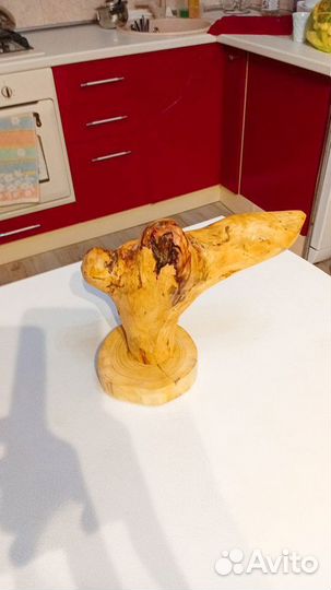 Статуэтка из дерева