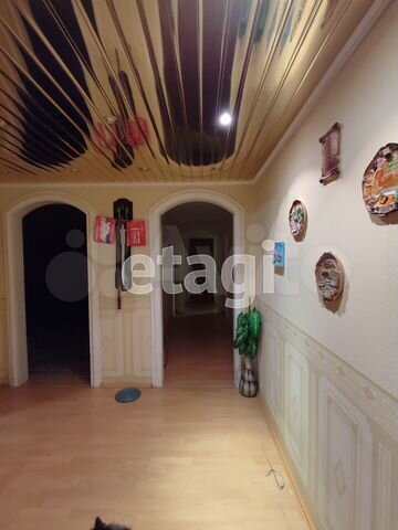 3-к. квартира, 100 м², 4/9 эт.