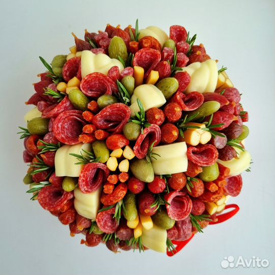 Мясной торт, съедобный букет