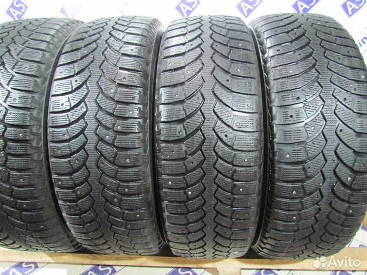 Bridgestone Blizzak Spike-01 235/65 R17 88R