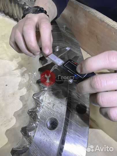 Опорно-поворотный круг PC300LC-8 207-25-61100