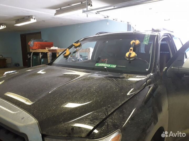 Стекло форт. кузов Nissan Qashqai (2006)