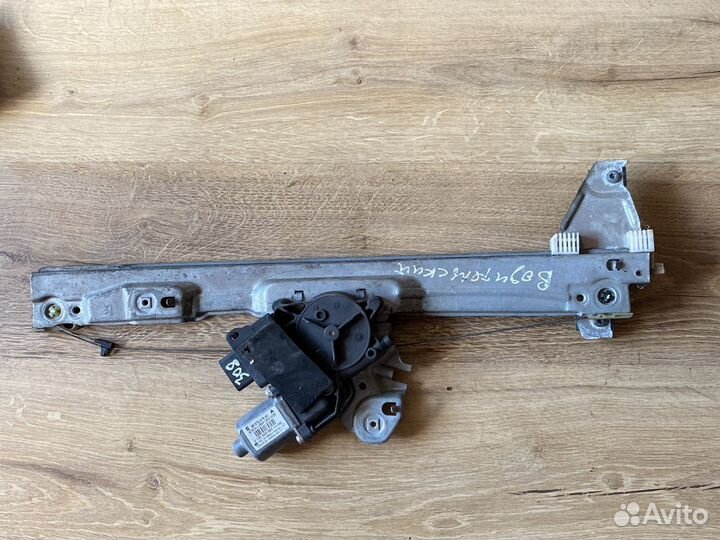 Peugeot 308 водительский стеклоподъёмник