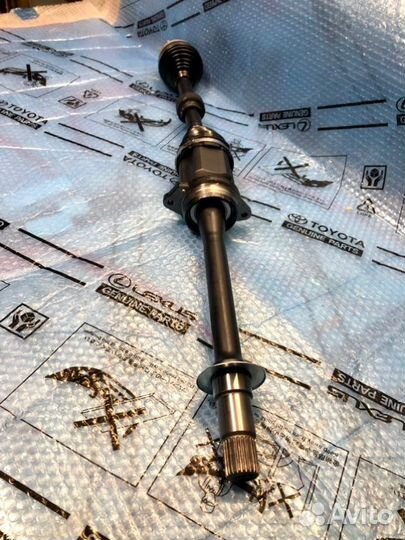 Привод полуось передний правый Toyota Camry 70