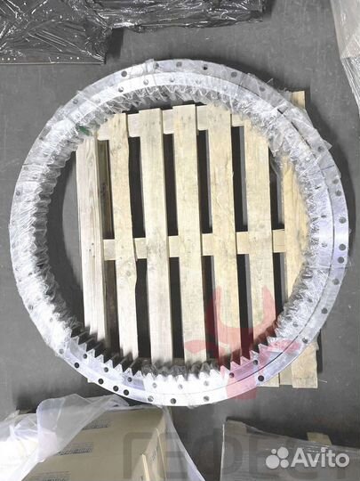 Поворотный круг Hitachi ZX270LC-3