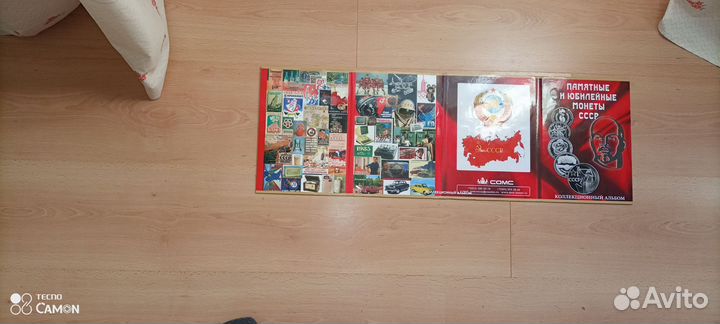 Коллекционный альбом с монетами