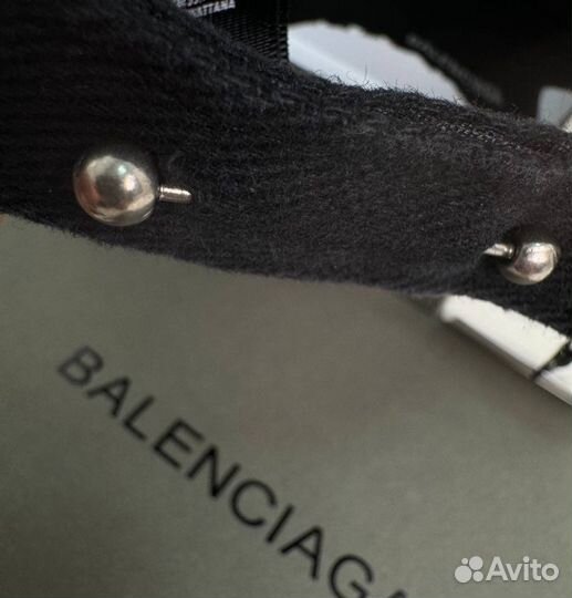 Кепка balenciaga с пирсингом (топ 2024)