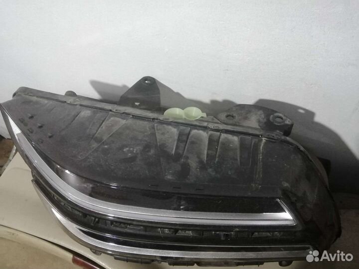 Фара правая Hyundai Genesis GV80 92102T6000