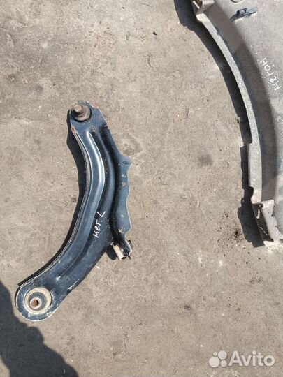 Левый рычаг Renault Megane 2