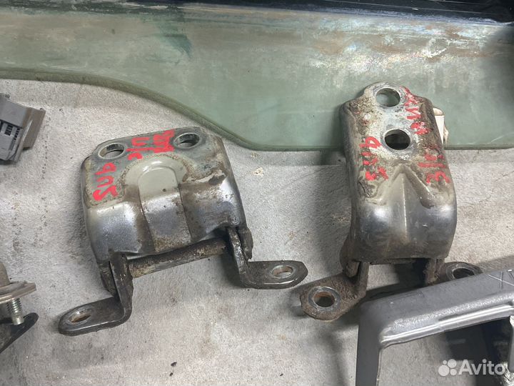 Запчасти задней правой двери Subaru Tribeca 2008