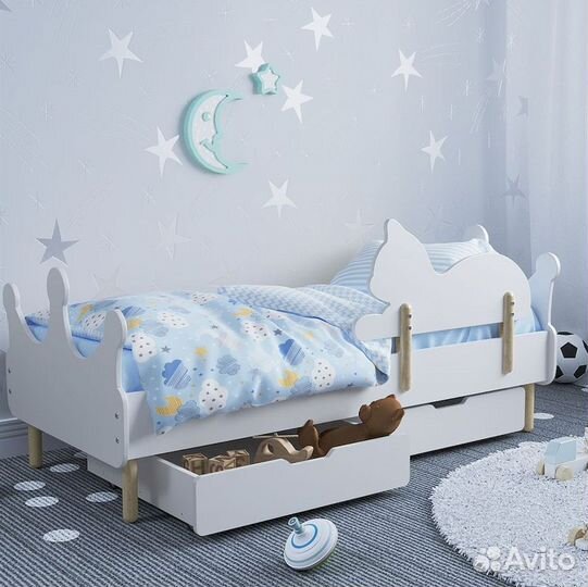 Детская кровать с мягкой спинкой