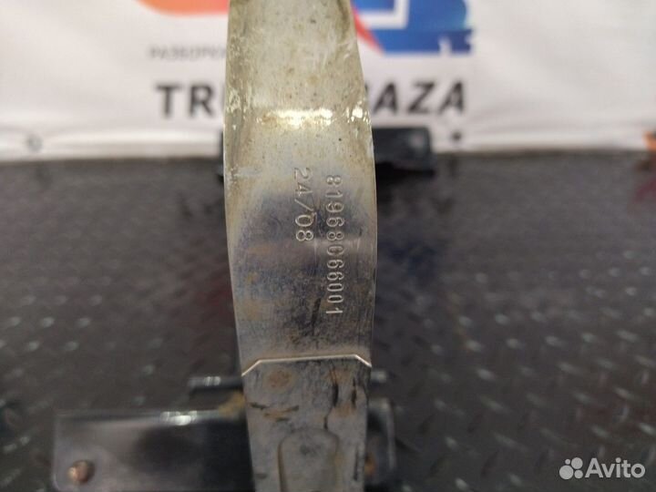 81615405069 Кронштейн подножки левый Man TGM