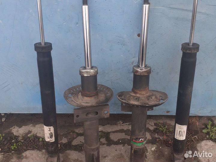 Амортизаторы комплект от шкоды rapid