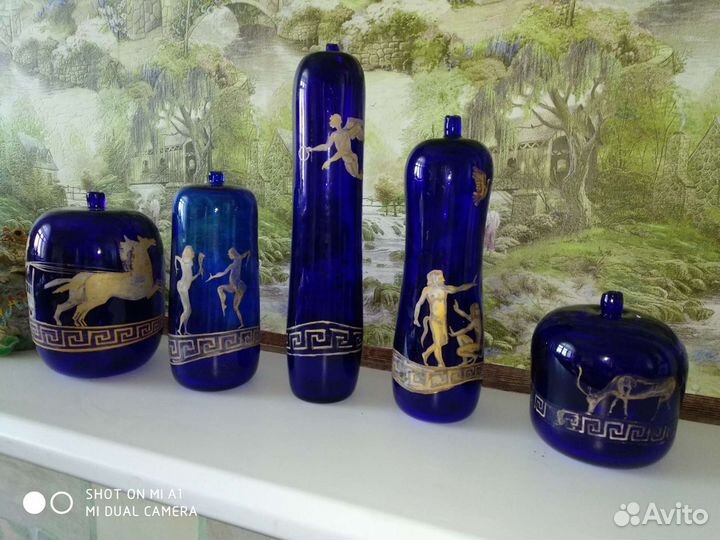 Сосуды для хранения ароматических масел и благовон