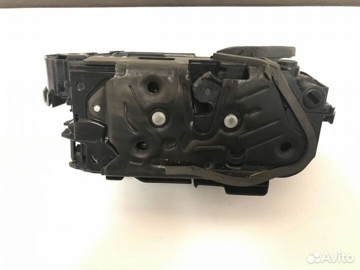 Замок двери задней Volkswagen Polo Skoda Rapid