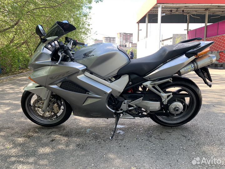 Honda VFR800 2005 год,родной пробег
