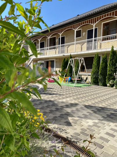 Комната 20 м² в 5-к., 1/2 эт.