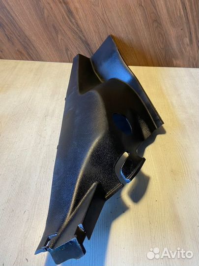 Обшивка стойки задняя правая Toyota Corolla 180