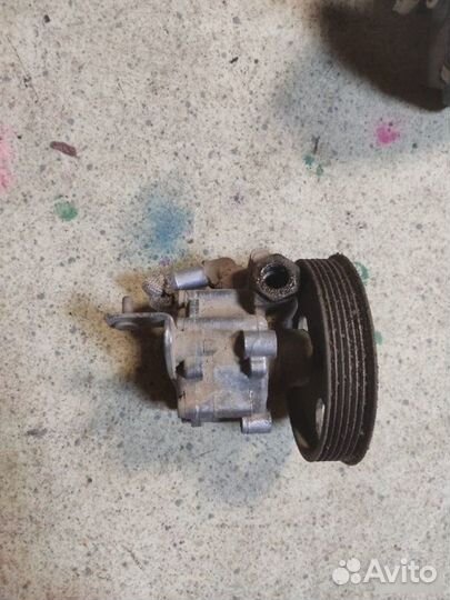 Насос гур Лада Ларгус Кросс