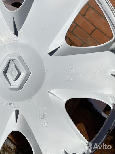Колпаки на Renault r15