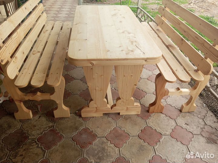Стол и скамейки