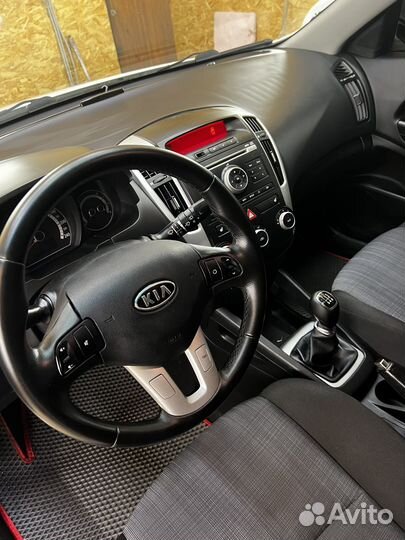 Kia Ceed 1.6 МТ, 2011, 193 240 км