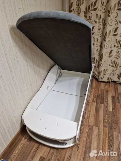 Детская кровать машина с матрасом