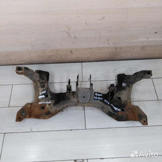 Балка передняя подрамник Kia Carens I (RS)