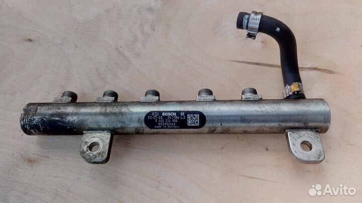 Рампа топливная Z19DT на Опель Астра Н Вектра Ц