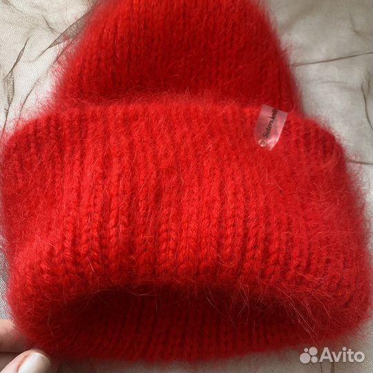 Шапка женская зимняя с двумя отворотами и варежки