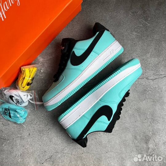 Кроссовки Nike Air Force 1 Low Tiffany & Co