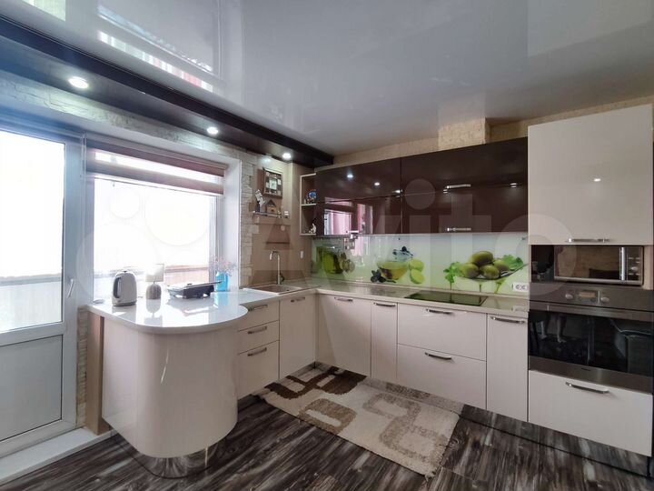 3-к. квартира, 54 м², 1/10 эт.