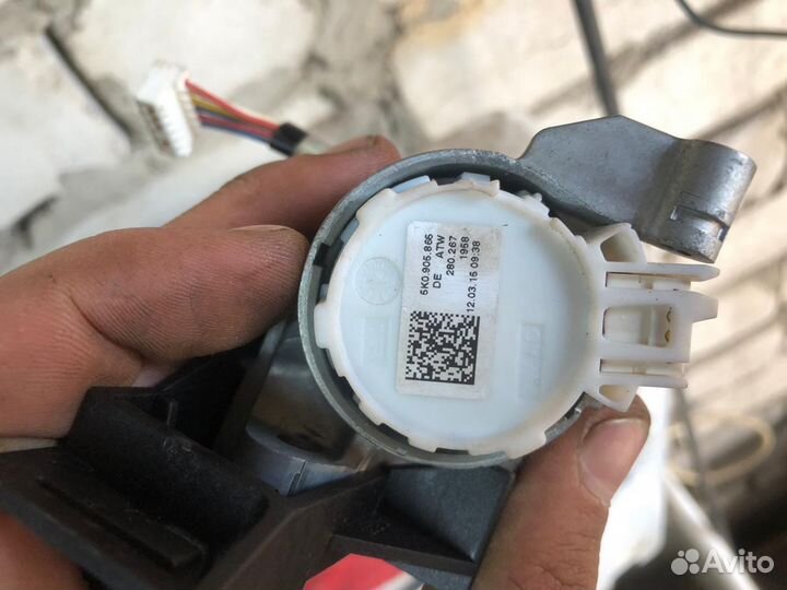 Замок зажигания Volkswagen Jetta 6