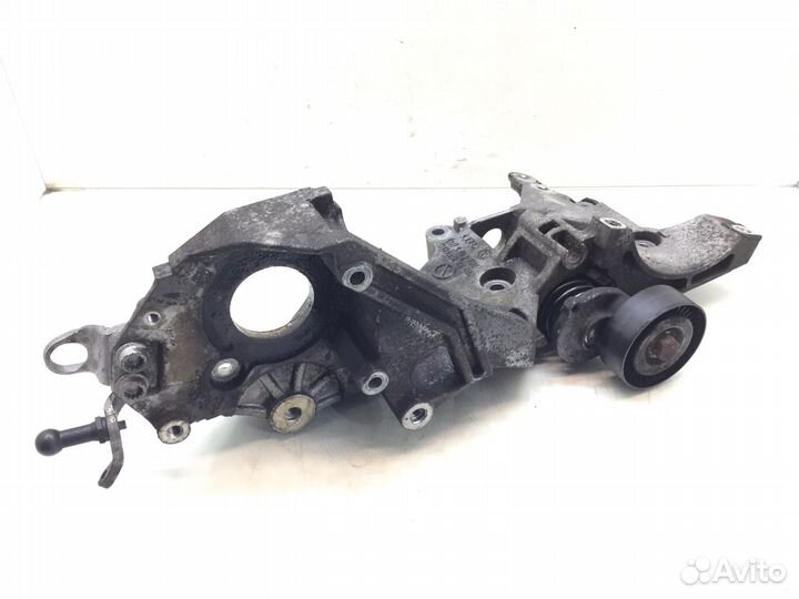 Кронштейн генератора Volkswagen Golf 6 2.0 TDI