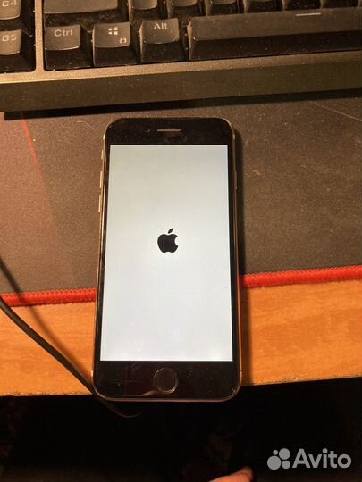 Телефон iPhone 7