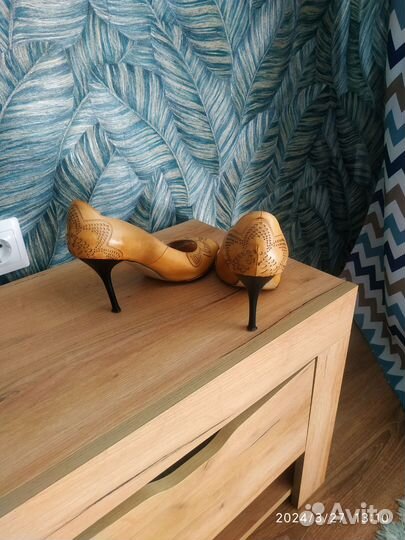 Туфли летние с открытом мыском на шпильке